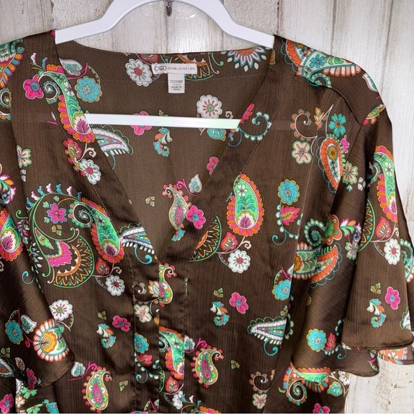 CATO Womens Top Size 22/24W  Short Sleeves V-Neck Brown Paisley Floral - Picture 2 of 16